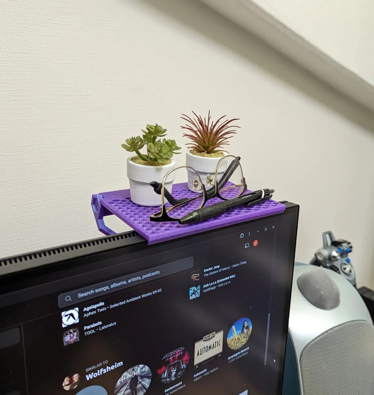 Prateleira Ajustável Universal para Monitor