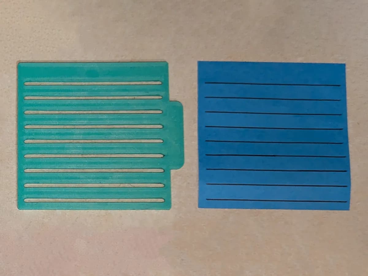 Suporte para Notas Adesivas com Estênceis