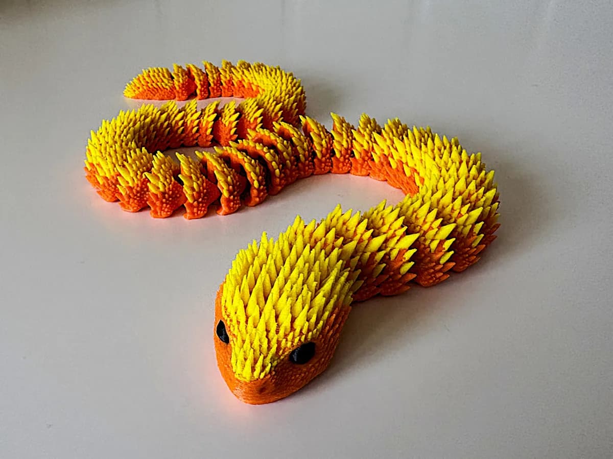 Cobra Articulada com Espinhos
